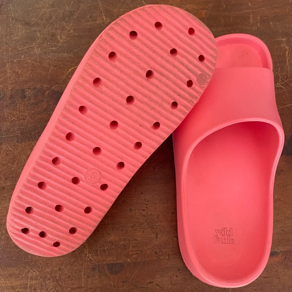 Wild Fable Vibrant Pink Slide Sandals - Picture 4 of 4